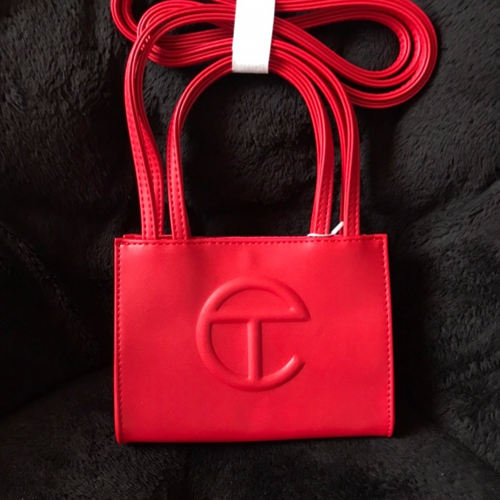 SMALL RED TELFAR